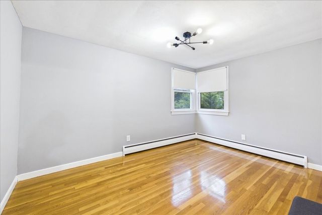 25 Oakview Cir, Medway, MA 02053