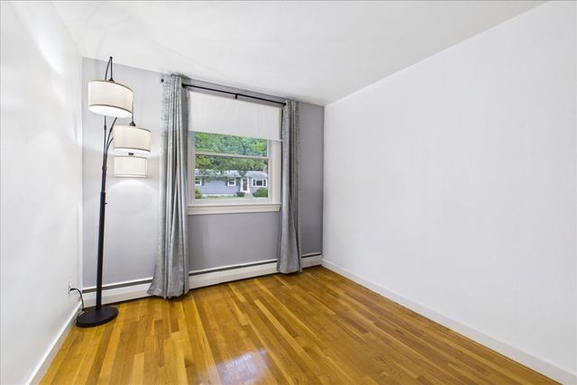 25 Oakview Cir, Medway, MA 02053