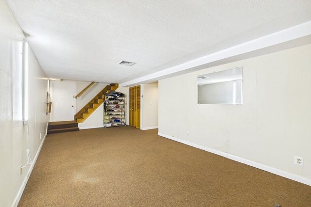 25 Oakview Cir, Medway, MA 02053