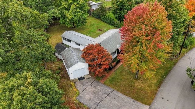 25 Oakview Cir, Medway, MA 02053