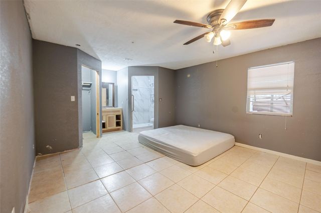 800 Butler Road, Cleveland, TX 77328