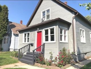 1639 Victoria Avenue, North Chicago, IL 60064
