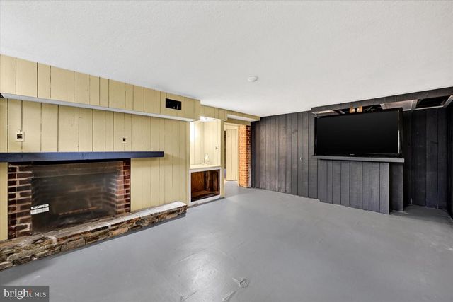 1115 ARGONNE DR, Baltimore, MD 21218