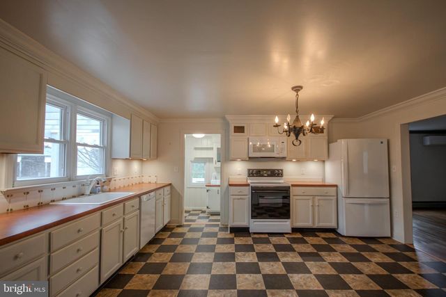 6817 QUANTICO RD, Hebron, MD 21830