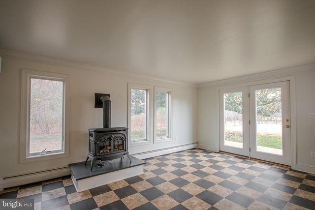 6817 QUANTICO RD, Hebron, MD 21830