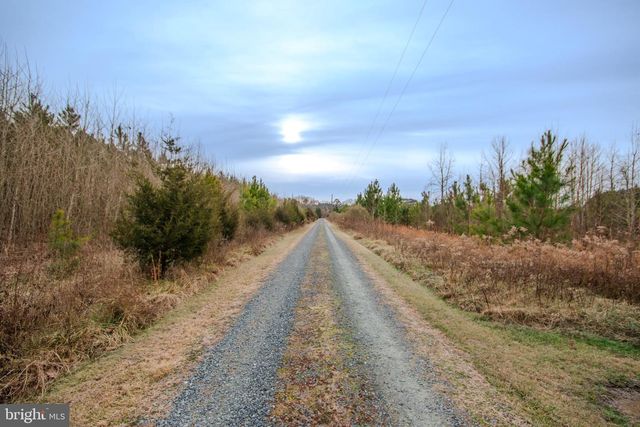 6817 QUANTICO RD, Hebron, MD 21830