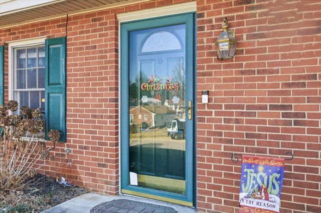 716 Page ST, Salem, VA 24153