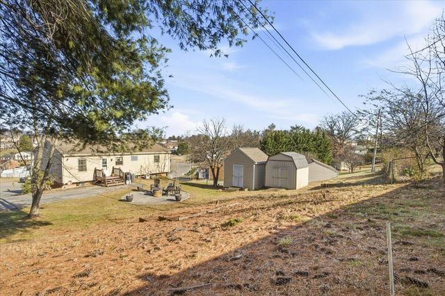 716 Page ST, Salem, VA 24153