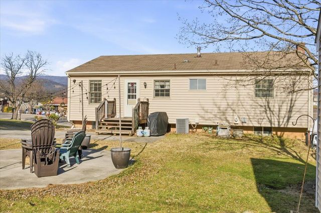 716 Page ST, Salem, VA 24153