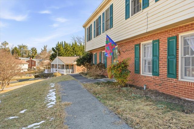716 Page ST, Salem, VA 24153