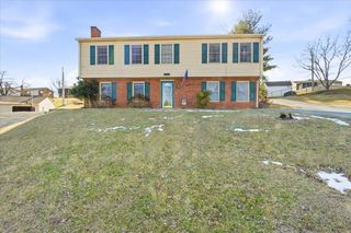 716 Page ST, Salem, VA 24153