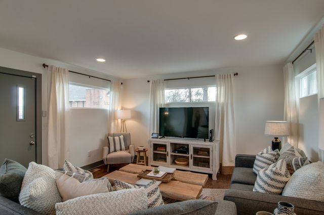 1202 Jackson St, Nashville, TN 37208