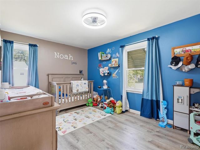 27921 Larchmont Street, Saint Clair Shores, MI 48081