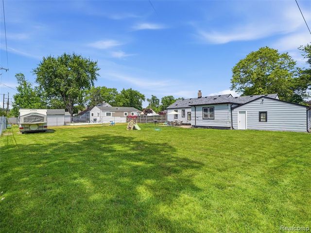 27921 Larchmont Street, Saint Clair Shores, MI 48081