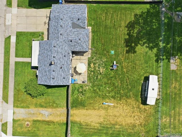 27921 Larchmont Street, Saint Clair Shores, MI 48081