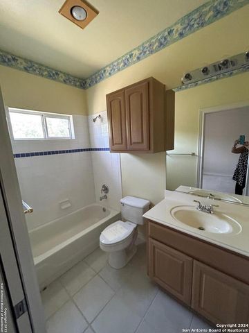 8022 Fair Oaks Pkwy, Fair Oaks Ranch, TX 78015