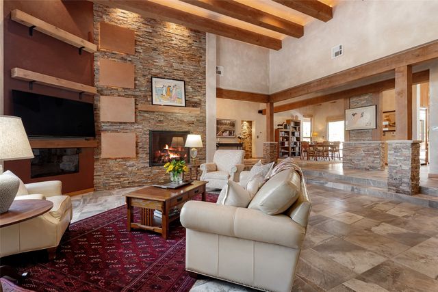 4 W Golden Eagle, Santa Fe, NM 87506