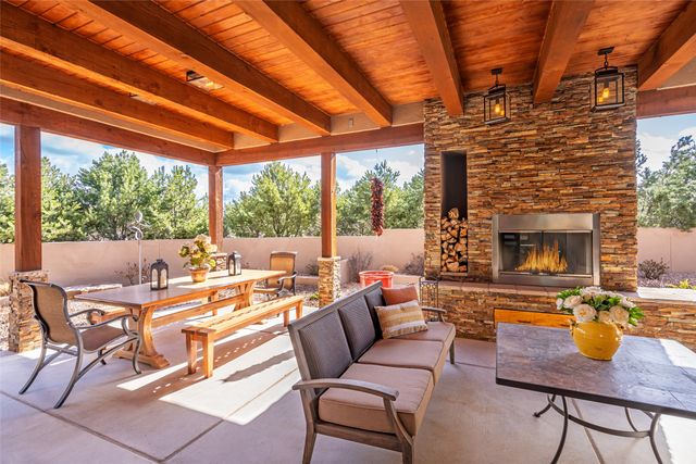 4 W Golden Eagle, Santa Fe, NM 87506