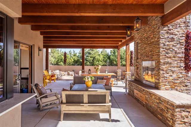 4 W Golden Eagle, Santa Fe, NM 87506