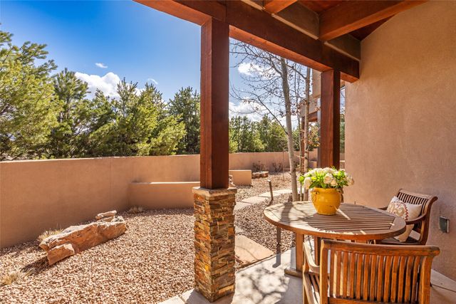 4 W Golden Eagle, Santa Fe, NM 87506