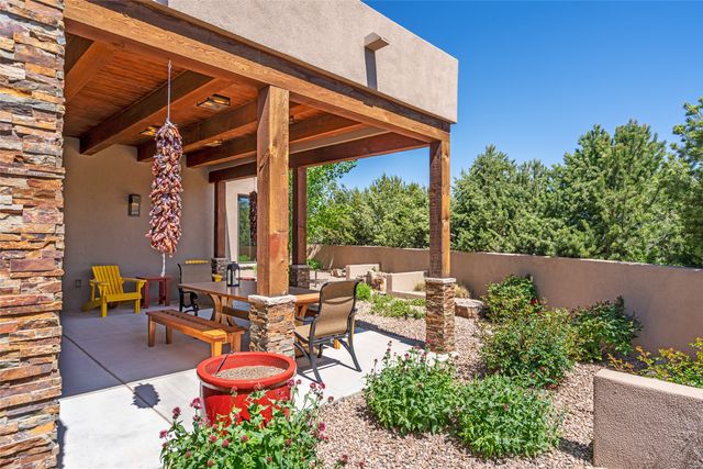 4 W Golden Eagle, Santa Fe, NM 87506