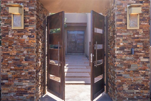 4 W Golden Eagle, Santa Fe, NM 87506