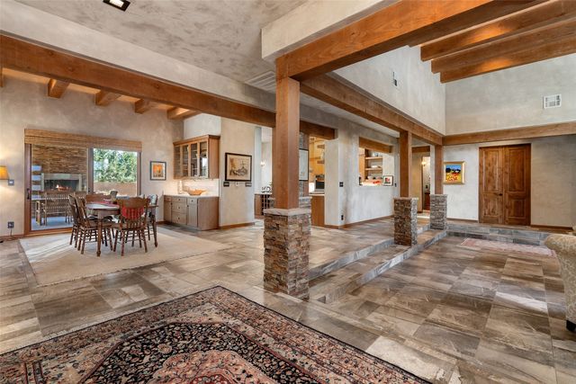 4 W Golden Eagle, Santa Fe, NM 87506