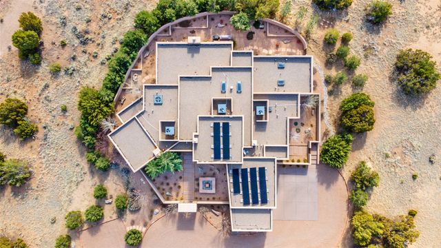 4 W Golden Eagle, Santa Fe, NM 87506