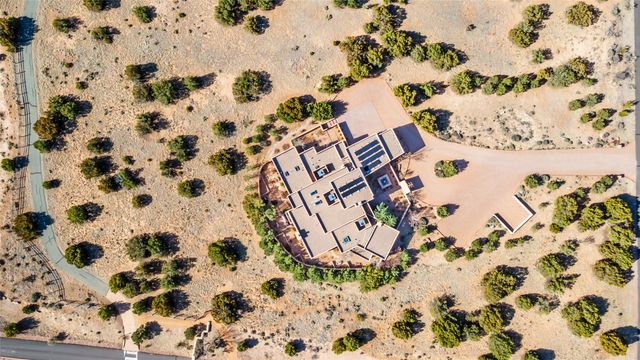 4 W Golden Eagle, Santa Fe, NM 87506