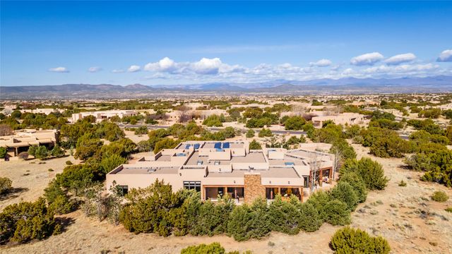4 W Golden Eagle, Santa Fe, NM 87506