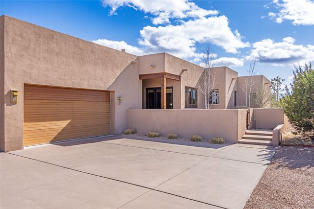 4 W Golden Eagle, Santa Fe, NM 87506