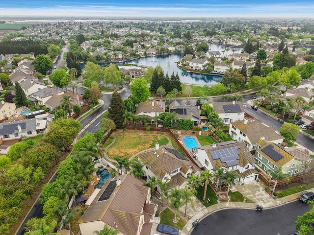 2062 Superior Ct, Tracy, CA 95304