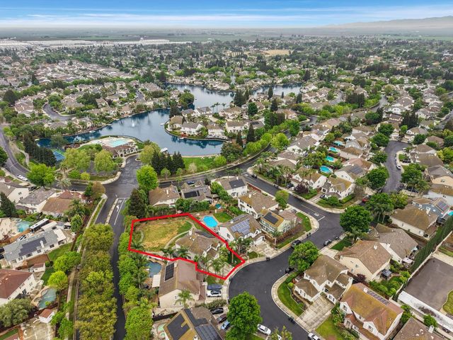 2062 Superior Ct, Tracy, CA 95304
