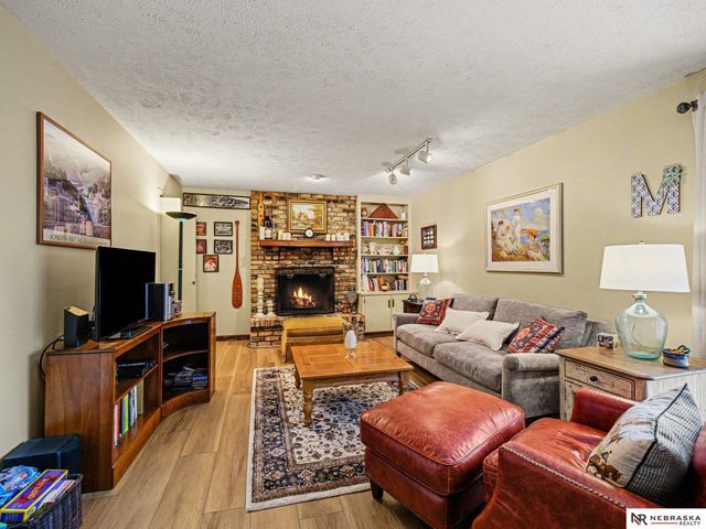 3202 Redwing Drive, Bellevue, NE 68123