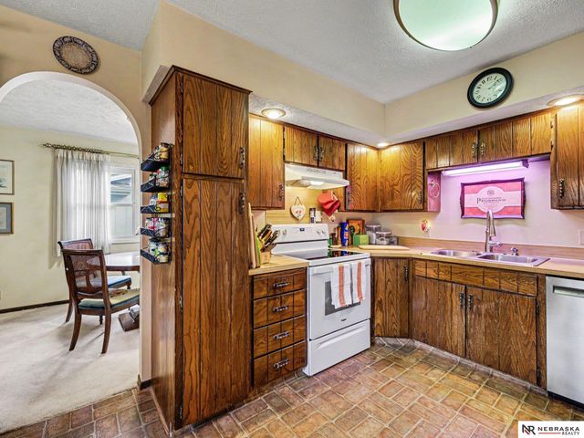 3202 Redwing Drive, Bellevue, NE 68123