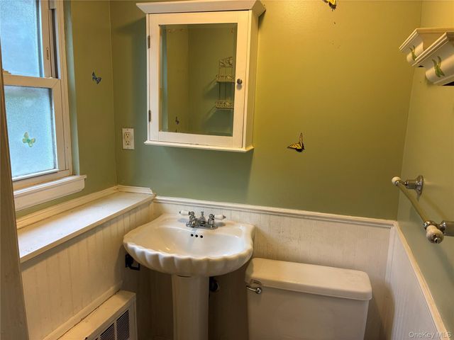 27 Elizabeth Drive, Bethpage, NY 11714