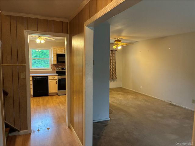 27 Elizabeth Drive, Bethpage, NY 11714