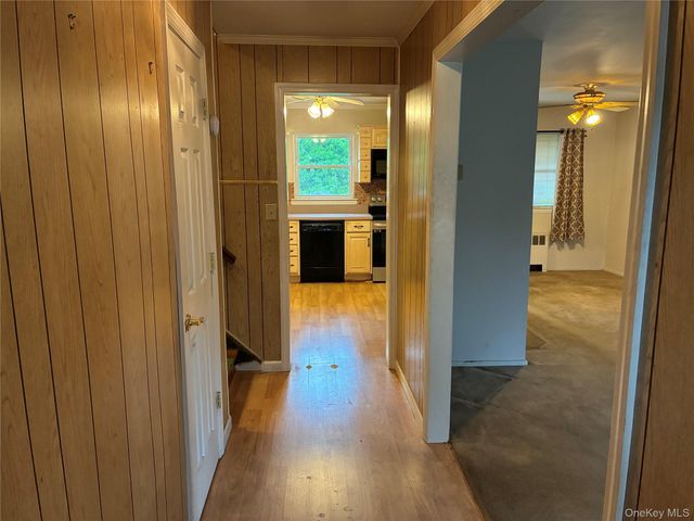 27 Elizabeth Drive, Bethpage, NY 11714