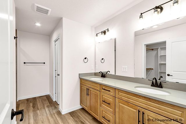 4021 FARTHING RD, Cheyenne, WY 82001