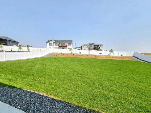 4021 FARTHING RD, Cheyenne, WY 82001