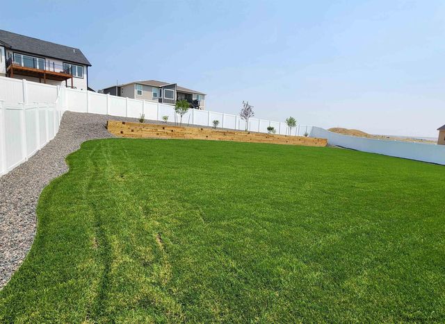 4021 FARTHING RD, Cheyenne, WY 82001