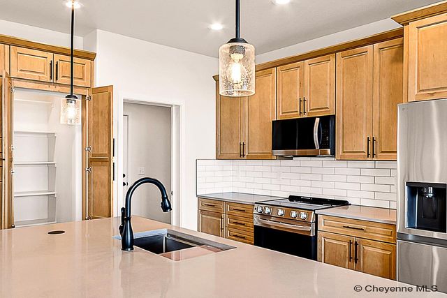 4021 FARTHING RD, Cheyenne, WY 82001