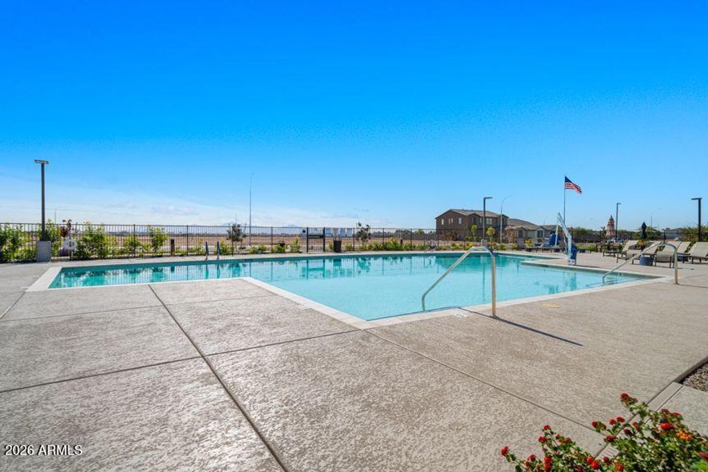 Image 14 of property listing at 10202 W CRITTENDEN Lane, Avondale, AZ 85392