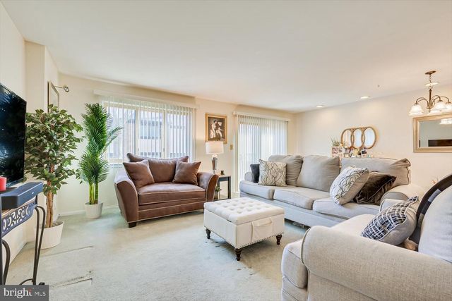 806 ROBIN RD, Hillsborough, NJ 08844