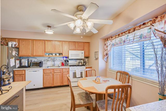 806 ROBIN RD, Hillsborough, NJ 08844