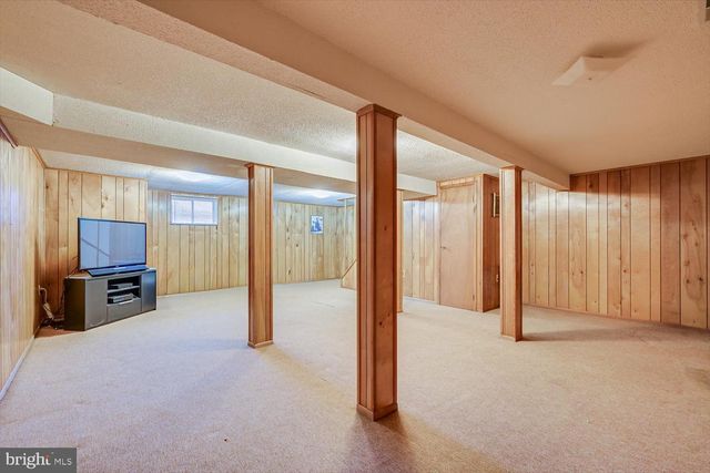 806 ROBIN RD, Hillsborough, NJ 08844