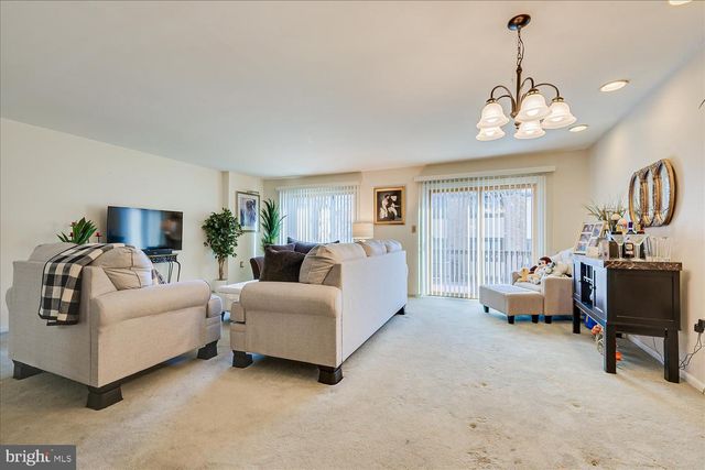 806 ROBIN RD, Hillsborough, NJ 08844