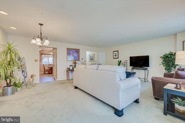 806 ROBIN RD, Hillsborough, NJ 08844