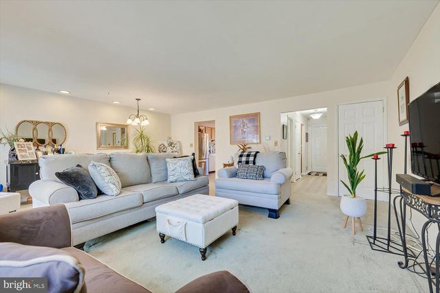 806 ROBIN RD, Hillsborough, NJ 08844