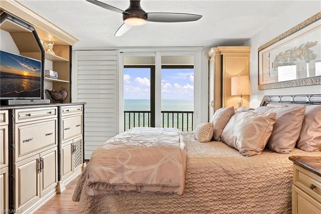 9653 Gulf Shore DR 502, Naples, FL 34108